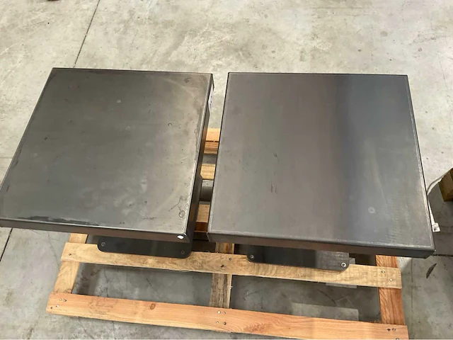 Set van 2 vierkante stalen salontafels – industriële stijl - afbeelding 4 van  4