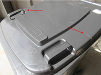 Set van 2x afvalcontainer 240l grijs beschadigd aan deksel! - afbeelding 3 van  3