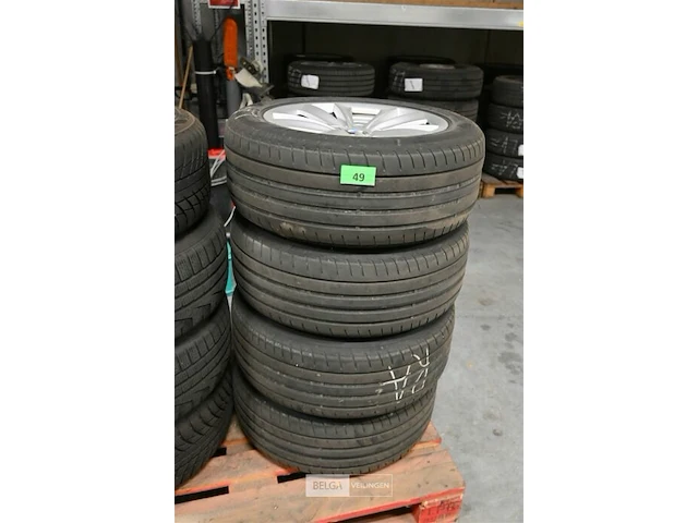 Set van 4 autobanden met velgen - afbeelding 1 van  5