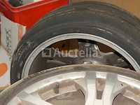 Set van 4 banden op 4-gaats aluminium velgen semperit 225/40 r18 - afbeelding 3 van  4