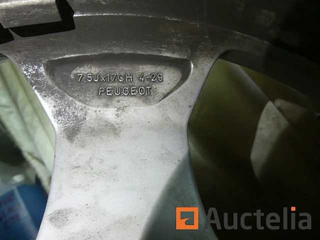 Set van 4 banden winter op aluminium velgen - afbeelding 3 van  11
