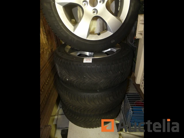 Set van 4 banden winter op aluminium velgen - afbeelding 4 van  11
