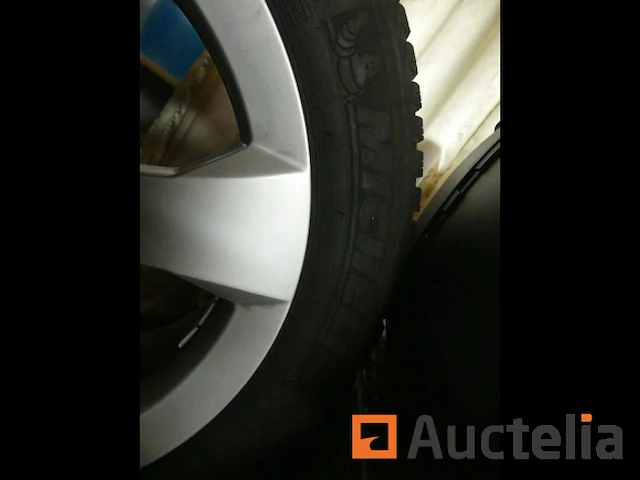 Set van 4 banden winter op aluminium velgen - afbeelding 5 van  11