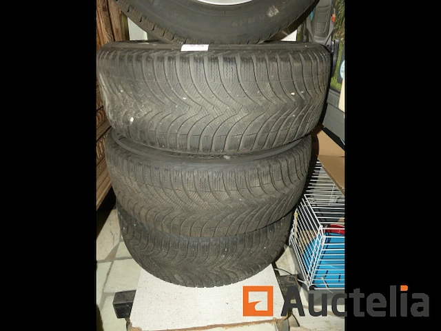 Set van 4 banden winter op aluminium velgen - afbeelding 9 van  11