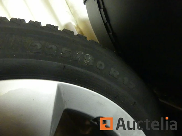 Set van 4 banden winter op aluminium velgen - afbeelding 10 van  11