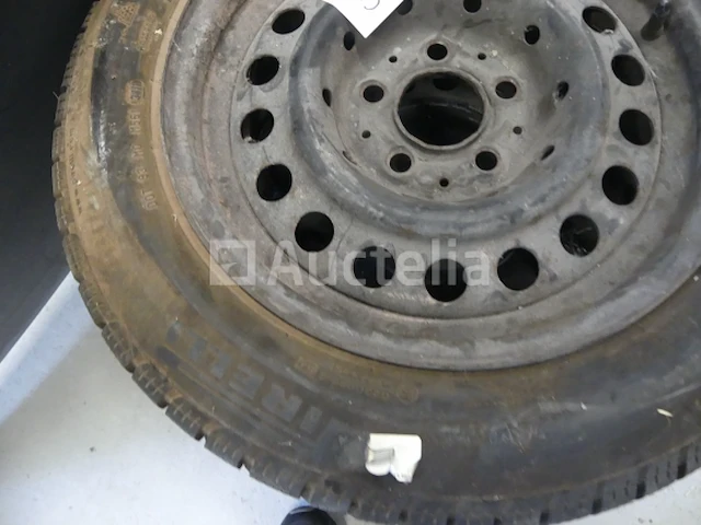 Set van 4 winterbanden op velgen - afbeelding 5 van  5