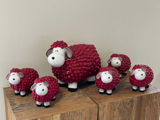 Set van 6 wolschapen h30cm & h17cm bordeaux red - afbeelding 1 van  2