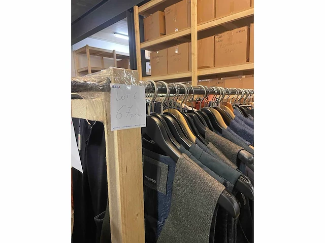 Set van 67 heren blazers, pakken en broeken van diverse merken, waaronder roy robson nieuwe items - diverse maten - afbeelding 5 van  5