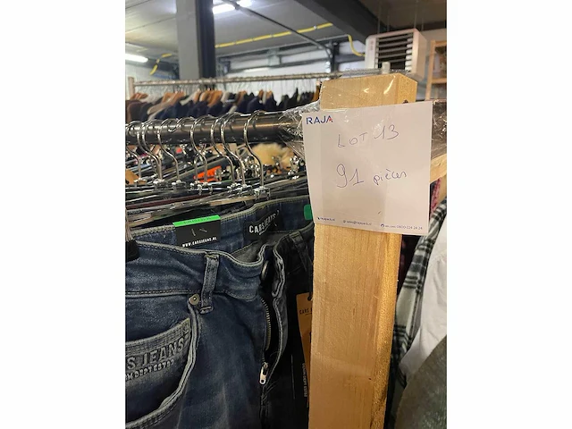 Set van 91 heren jeans van diverse merken waaronder cars jeans nieuwe items - diverse maten - afbeelding 2 van  3