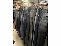 Set van 91 heren jeans van diverse merken waaronder cars jeans nieuwe items - diverse maten - afbeelding 3 van  3