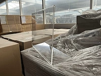 Set van a4 plexi displays/frames op standaard (1275x) - afbeelding 2 van  4