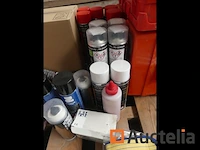 Set van accessoires en verschillende materiaal - afbeelding 2 van  10