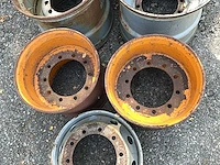 Set van diverse velgen banden, wielen en velgen - afbeelding 2 van  15