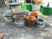 Set van diverse velgen banden, wielen en velgen - afbeelding 10 van  15