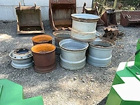 Set van diverse velgen banden, wielen en velgen - afbeelding 14 van  15