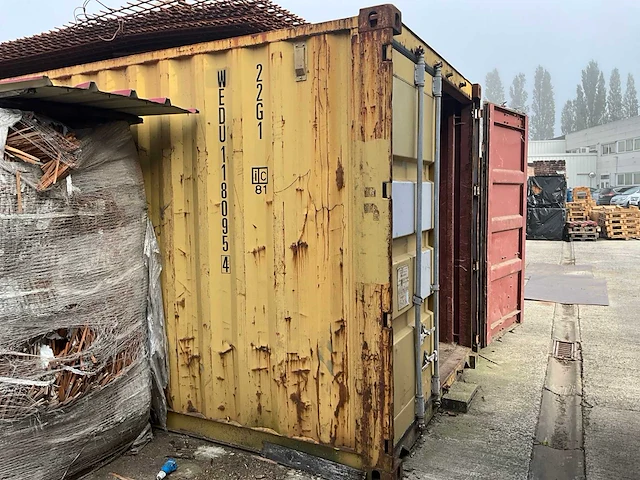 Set van een container met vuurlucifers - afbeelding 2 van  10