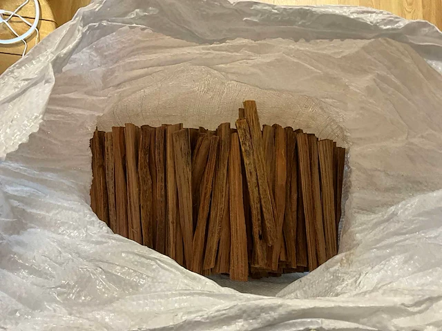 Set van een container met vuurlucifers - afbeelding 4 van  10