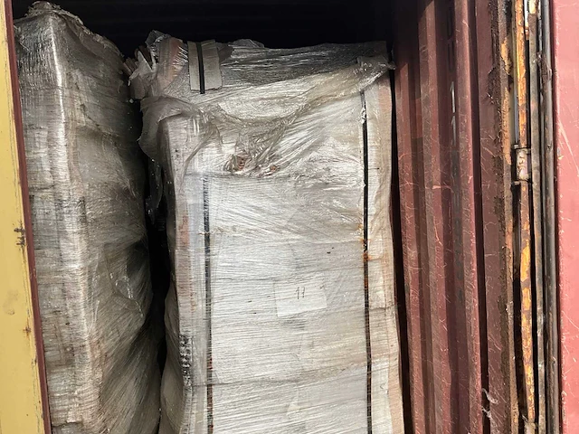 Set van een container met vuurlucifers - afbeelding 9 van  10