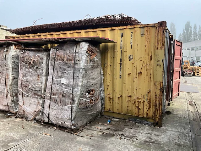 Set van een container met vuurlucifers - afbeelding 10 van  10