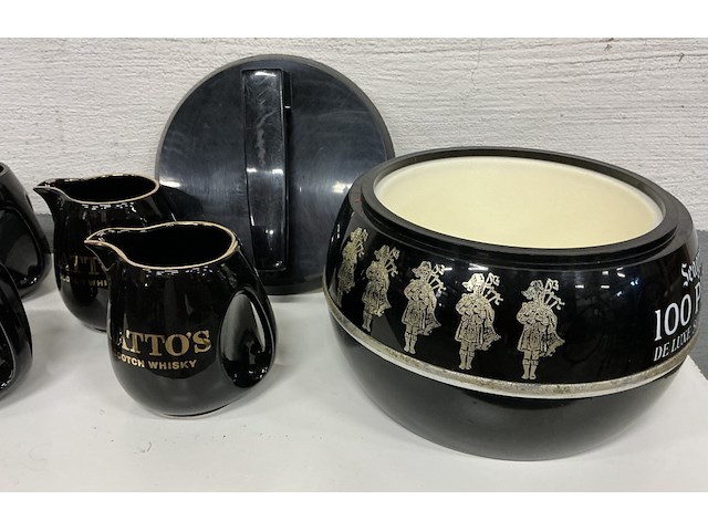 Set van seagram's 100 pipers de luxe scotch whisky - afbeelding 4 van  4