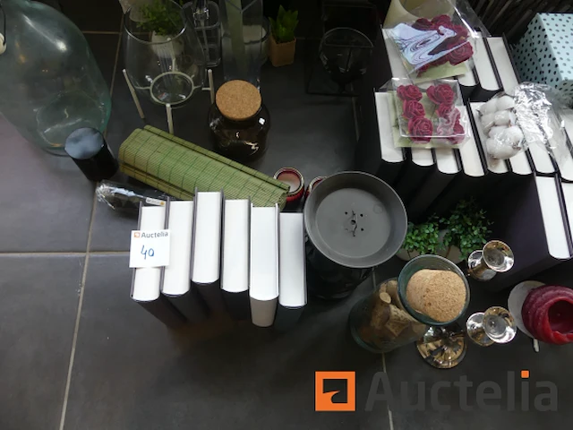 Set van showroom decoratie items - afbeelding 6 van  9