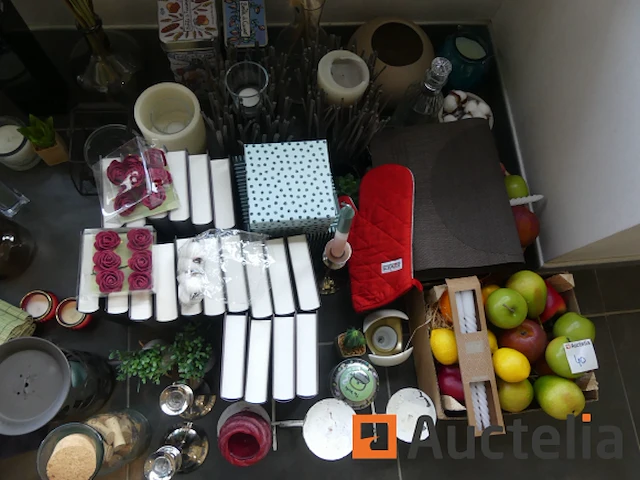 Set van showroom decoratie items - afbeelding 9 van  9