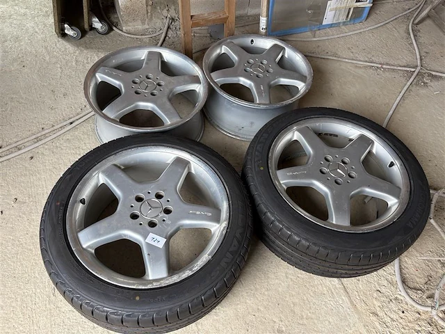 Set wielen mercedes amg - afbeelding 1 van  8