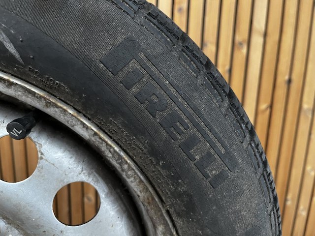 Set winterbanden op velg pirelli - afbeelding 3 van  5