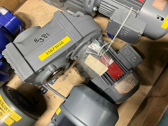 Sew + bauer 0,37 + 2x 0,75 +0,55 kw electro motor met reductie (5x) - afbeelding 3 van  14