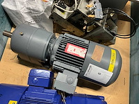 Sew + bauer 1,1 kw 400 volt electro motor met reductie + transformator (4x) - afbeelding 1 van  8