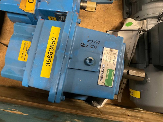 Sew + bauer+ benzler s42 dt80 electro motor met reductie (8x) - afbeelding 2 van  13