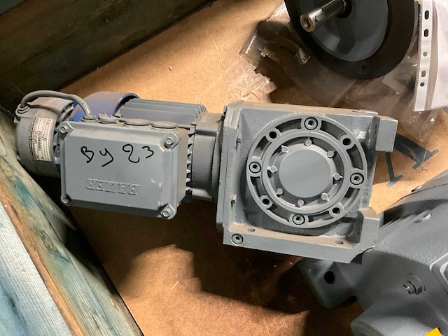 Sew + bauer+ benzler s42 dt80 electro motor met reductie (8x) - afbeelding 10 van  13