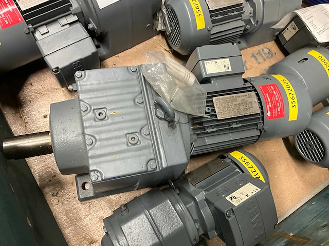 Sew electro motor met reductie + transformator (3x) - afbeelding 2 van  6