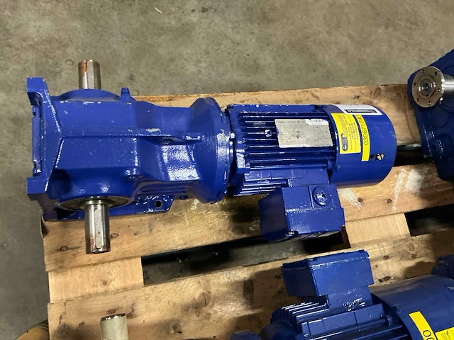 Sew-eurodrive k47 elektromotor - afbeelding 1 van  5