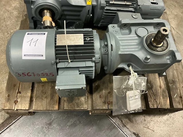 Sew-eurodrive k47 elektromotor - afbeelding 1 van  4