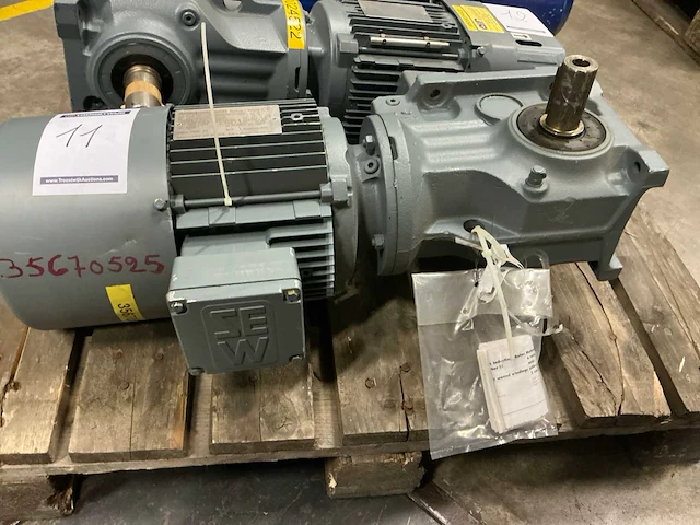 Sew-eurodrive k47 elektromotor - afbeelding 2 van  4