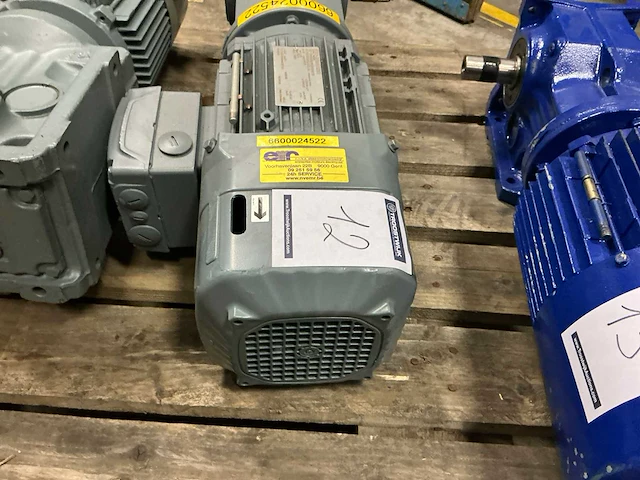 Sew-eurodrive k57 elektromotor - afbeelding 2 van  5