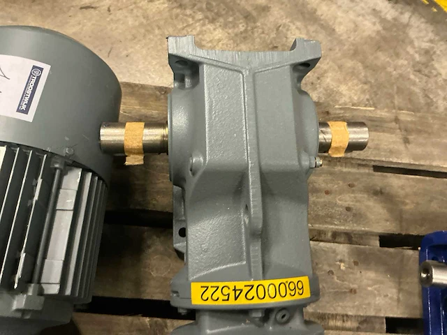Sew-eurodrive k57 elektromotor - afbeelding 4 van  5