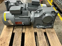 Sew-eurodrive k77 elektromotor - afbeelding 1 van  5
