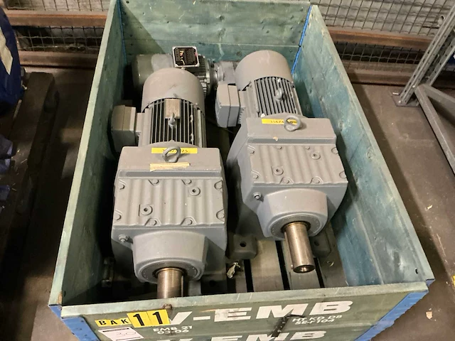 Sew-eurodrive r97 elektromotor (2x) - afbeelding 1 van  6