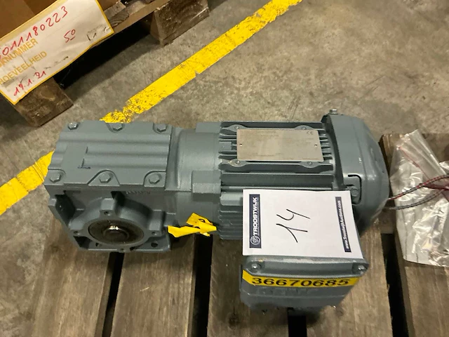 Sew-eurodrive wa30/t elektromotor - afbeelding 3 van  4