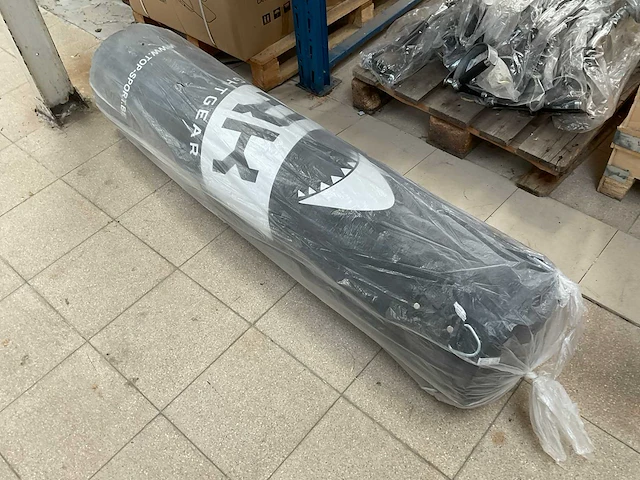 Shark 150cm bokszak (6x) - afbeelding 1 van  2