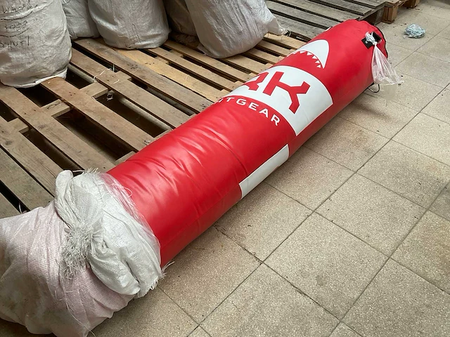 Shark 160cm bokszak (11x) - afbeelding 1 van  1
