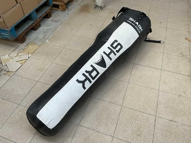 Shark 160cm bokszak - afbeelding 1 van  1