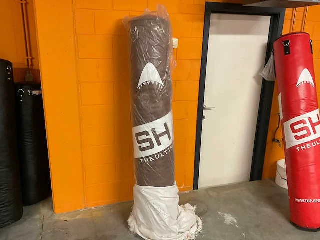 Shark 190cm bokszak - afbeelding 1 van  2