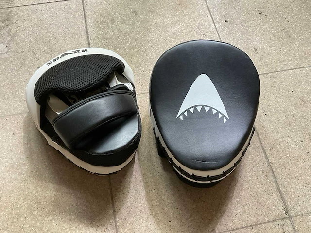 Shark stoot- en trapkussen (24x) - afbeelding 1 van  1