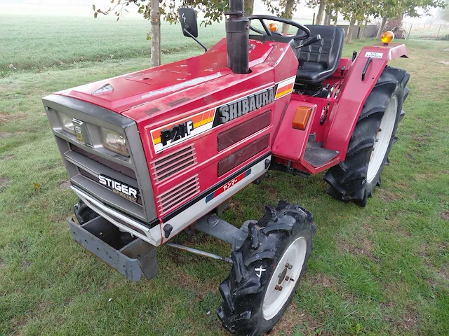 Shibaura p21f vierwielaangedreven minitractor - afbeelding 1 van  14