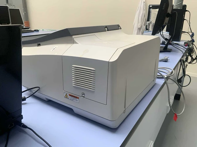 Shimadzu uv-1800 spectrophotometer - afbeelding 5 van  8