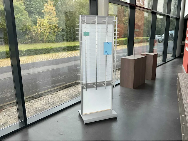 Shop concept brillenkast - afbeelding 1 van  3