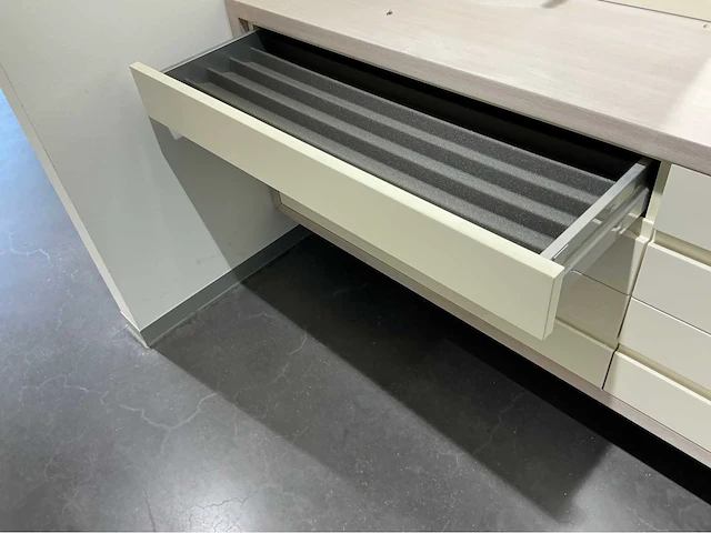 Shop concept brillenkast - afbeelding 4 van  6